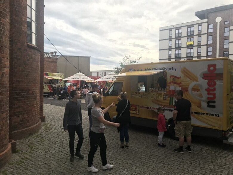   Food Trucki w Żyrardowie. Ponowne otwarcie sezonu 