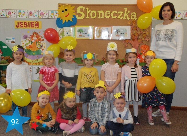  92. SŁONECZKA (4-latki) z Zespołu Szkolno-Przedszkolnego w Jeżowie.  