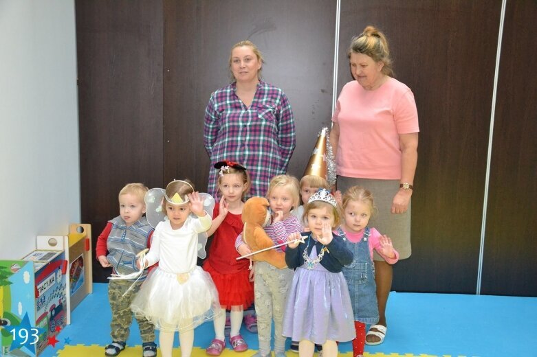  193. Przedszkole Baśniowy Ogród w Międzyborowie, grupa dzieci 3-latki. 