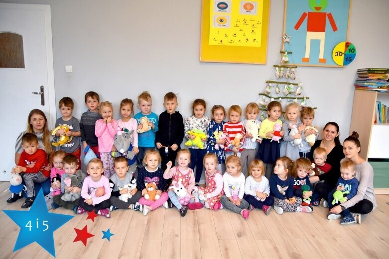  4 i 5. ŻABKI (3-latki) i MISIE (4-i 5-latki) z Przedszkola „Abrakadabra” w Skierniewicach. 
