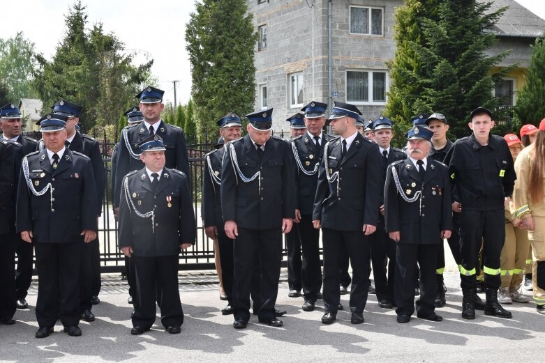  Nowy wóz bojowy już poświęcony, teraz druhowie marzą o rozbudowie i remoncie strażnicy 