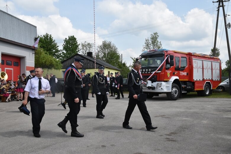  Nowy wóz bojowy już poświęcony, teraz druhowie marzą o rozbudowie i remoncie strażnicy 