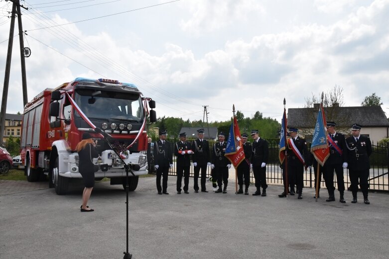  Nowy wóz bojowy już poświęcony, teraz druhowie marzą o rozbudowie i remoncie strażnicy 