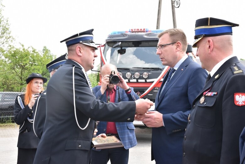  Nowy wóz bojowy już poświęcony, teraz druhowie marzą o rozbudowie i remoncie strażnicy 