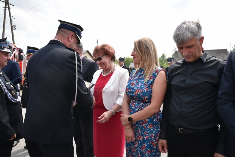  Nowy wóz bojowy już poświęcony, teraz druhowie marzą o rozbudowie i remoncie strażnicy 