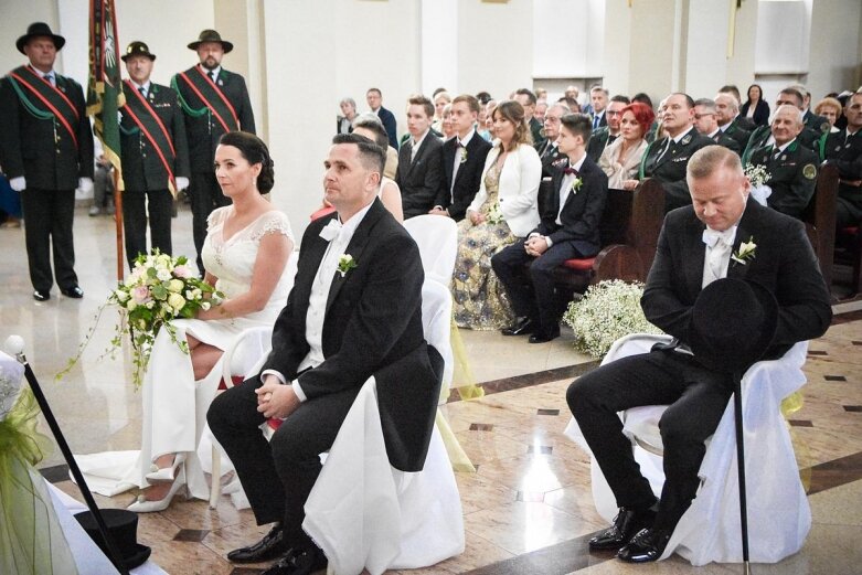  Ślub prezydenta Skierniewic. Państwo młodzi zajechali powozem 