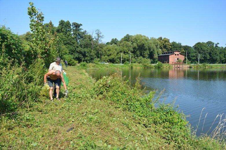  Wędkarze sprzątali zbiornik w Korytowie 