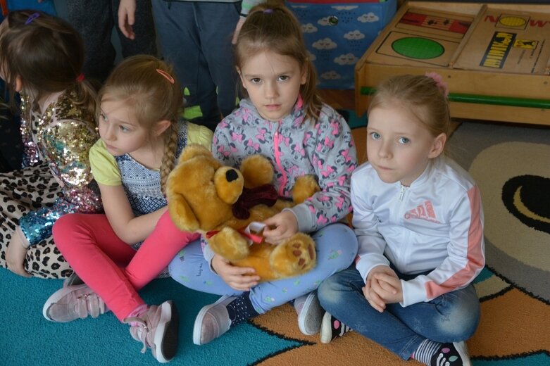  Czytaliśmy bajki „Sowom” z Przedszkola nr 2 w Żyrardowie 