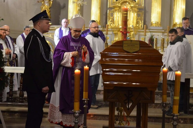  Mieszkańcy Mszczonowa pożegnali Józefa Grzegorza Kurka 