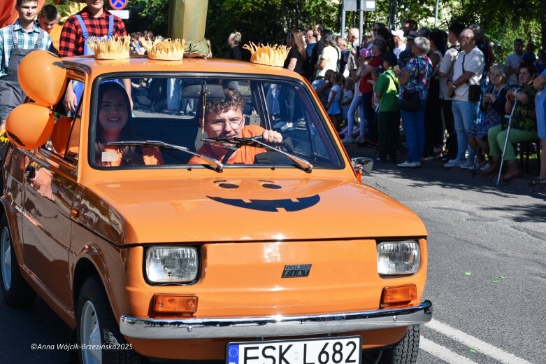  Barwna parada ulicami Skierniewic 