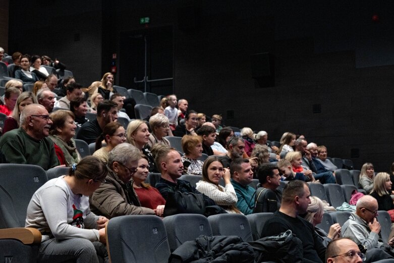  BIAŁE ŚWIĘTA na scenie CKiS w Skierniewicach 