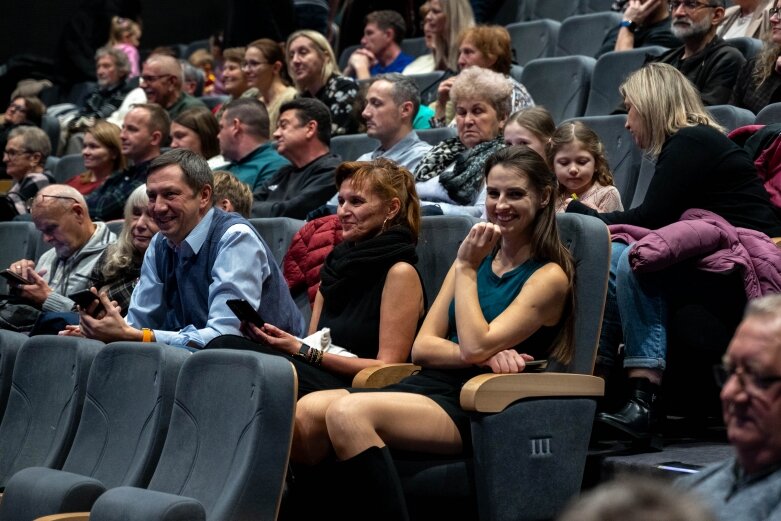  BIAŁE ŚWIĘTA na scenie CKiS w Skierniewicach 