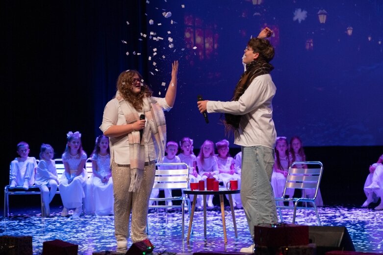  BIAŁE ŚWIĘTA na scenie CKiS w Skierniewicach 