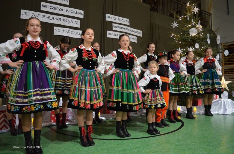  Wigilijny wieczór z Zespole Szkół w Głuchowie  