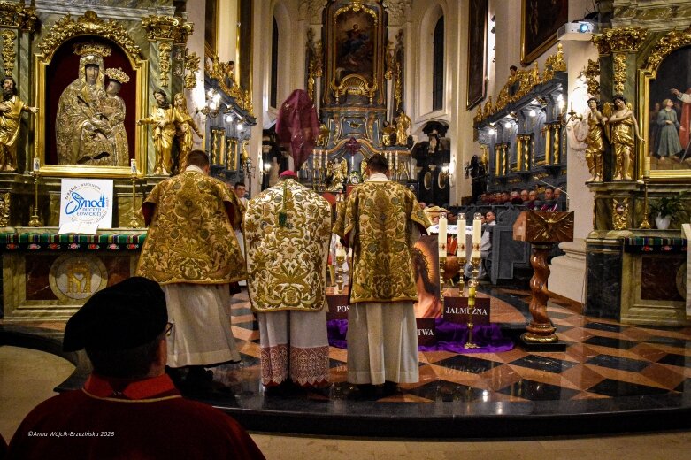  II Synod Diecezji Łowickiej. Inauguracja w katedrze w Łowiczu 