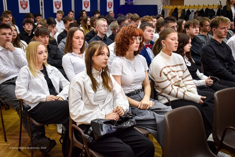  To może być jeden z najważniejszych nowych kierunków dla szkolnictwa zawodowego w Skierniewicach. Mechanik podpisał list intencyjny z Polską Grupą Lotniczą, a stawką są przyszłe kadry dla branży lotniczej. 