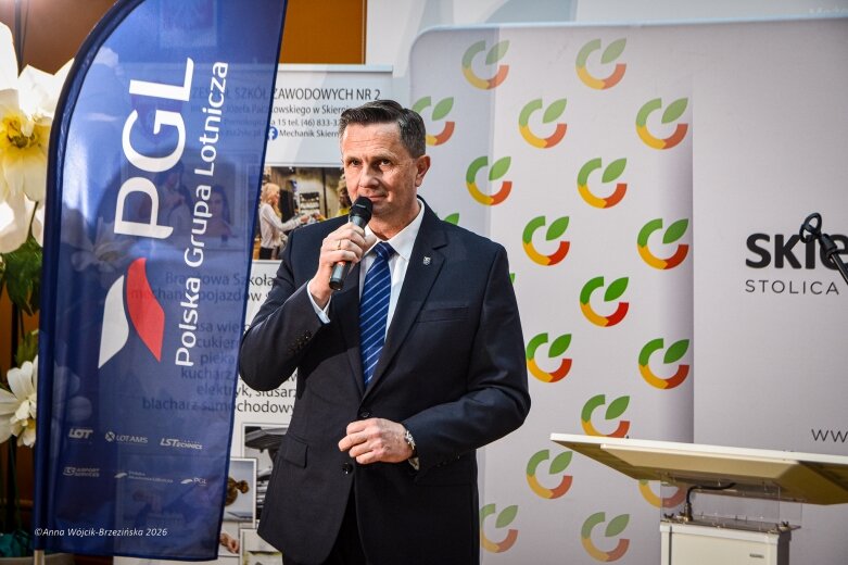  To może być jeden z najważniejszych nowych kierunków dla szkolnictwa zawodowego w Skierniewicach. Mechanik podpisał list intencyjny z Polską Grupą Lotniczą, a stawką są przyszłe kadry dla branży lotniczej. 