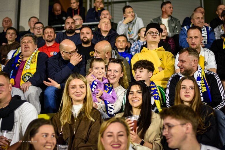  Pożegnanie Unii z II ligą. Ten mecz wygrali kibice 