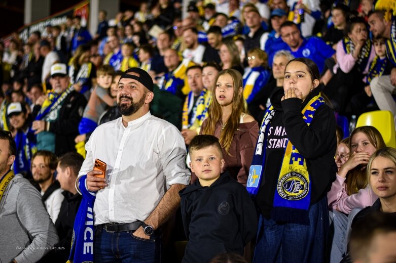  Pożegnanie Unii z II ligą. Ten mecz wygrali kibice 