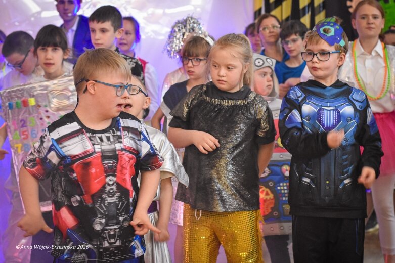  „Nie trzeba dzieci naprawiać”. Mocne przesłanie uczniów SOSW w Skierniewicach 