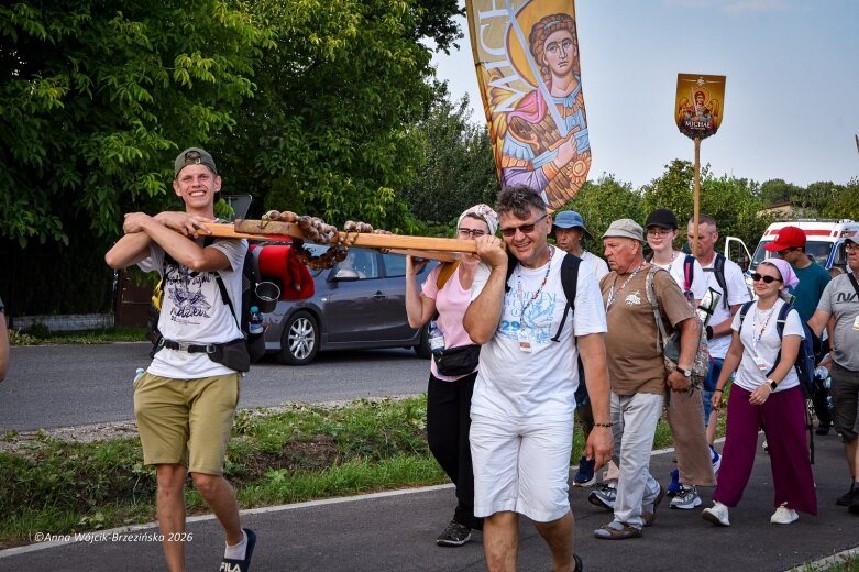  Łowicka pielgrzymka wróciła do Makowa młodsza niż przed rokiem 