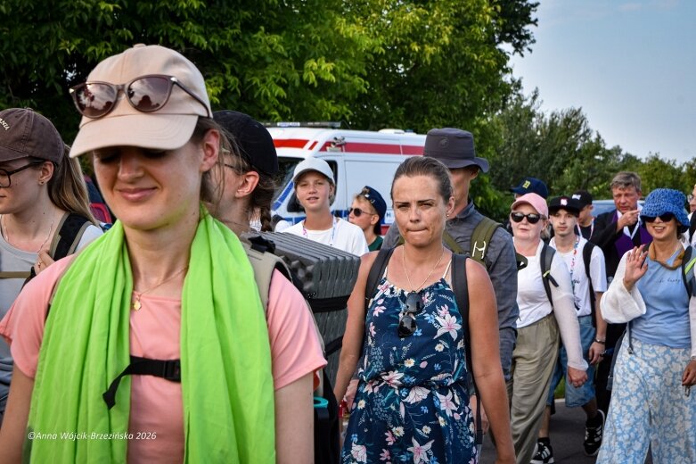  Łowicka pielgrzymka wróciła do Makowa młodsza niż przed rokiem 