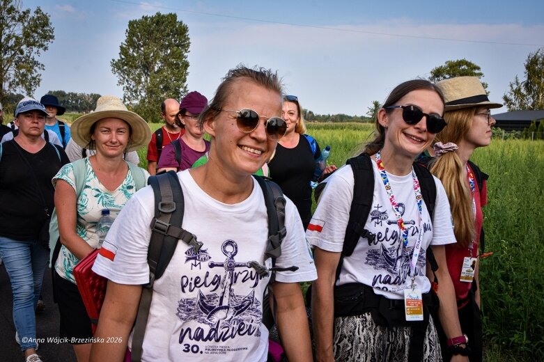  Łowicka pielgrzymka wróciła do Makowa młodsza niż przed rokiem 