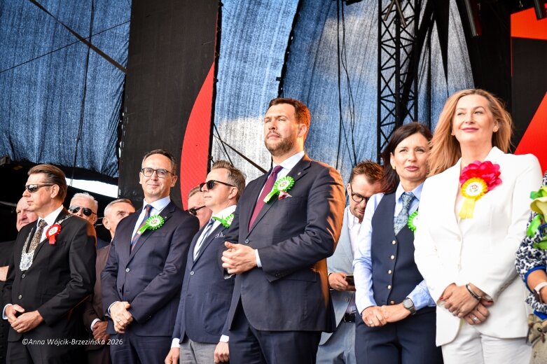  Parada, duma i klucz do pałacu. Skierniewice otworzyły Święto Kwiatów 