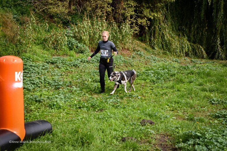  K9B nad Zalewem Zadębie. Człowiek i pies na jednej trasie 