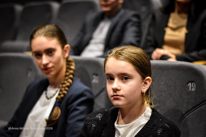  Ponad 250 uczniów odebrało stypendia Prezydenta Miasta Skierniewice 