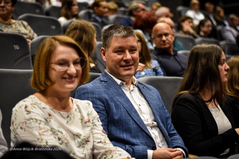  Ponad 250 uczniów odebrało stypendia Prezydenta Miasta Skierniewice 