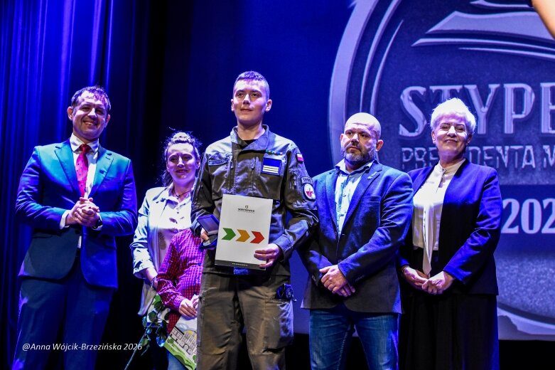  Ponad 250 uczniów odebrało stypendia Prezydenta Miasta Skierniewice 